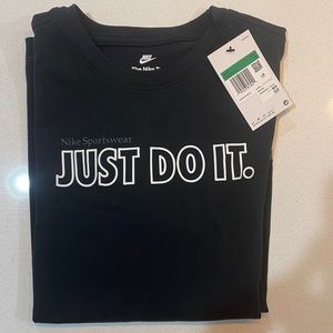 NWT Long-sleeved Nike T-shirt